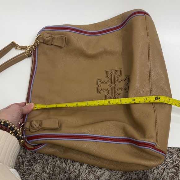Tory Burch Harper Stripe tote bag.Color is vintage Camel - Picture 16 of 16